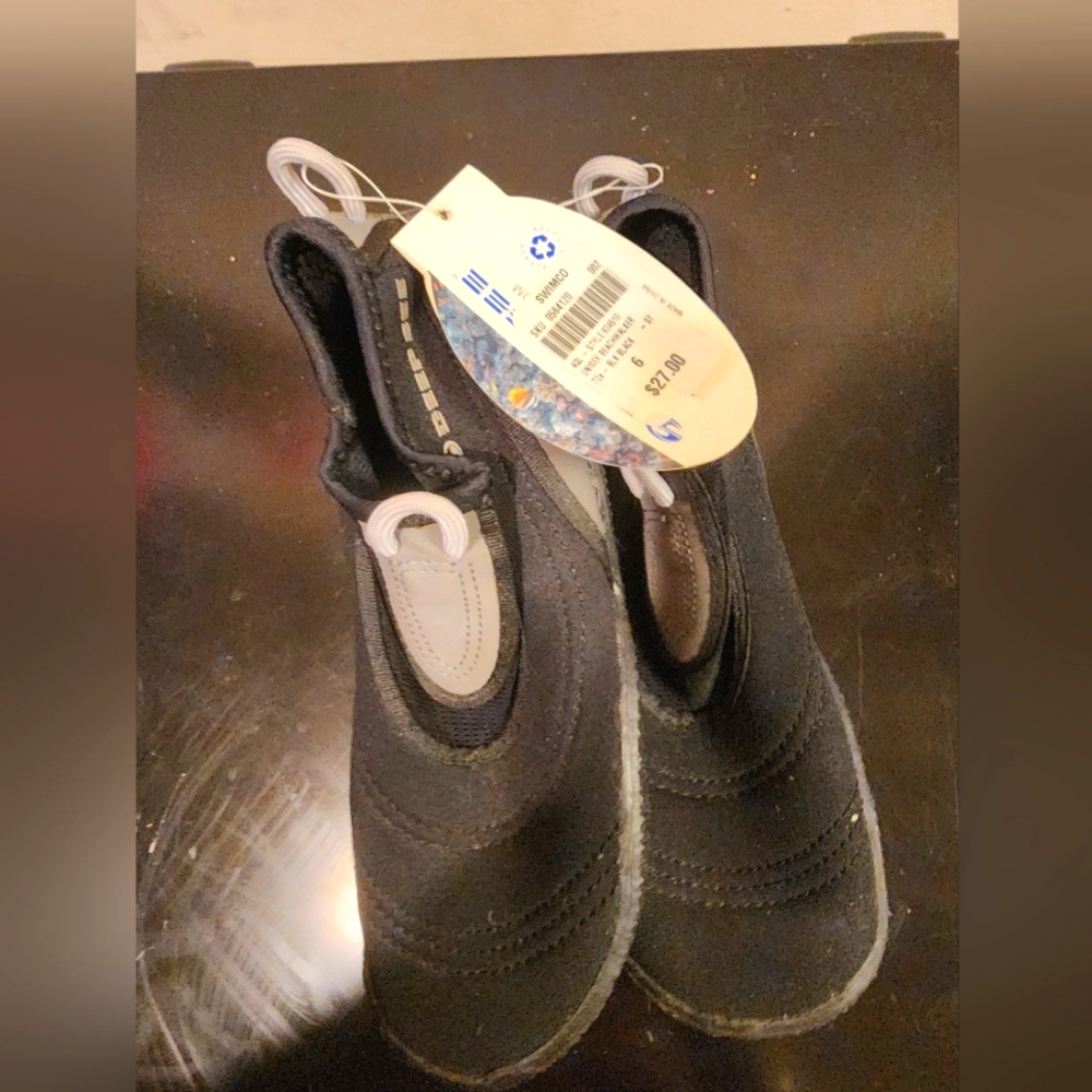Water shoes